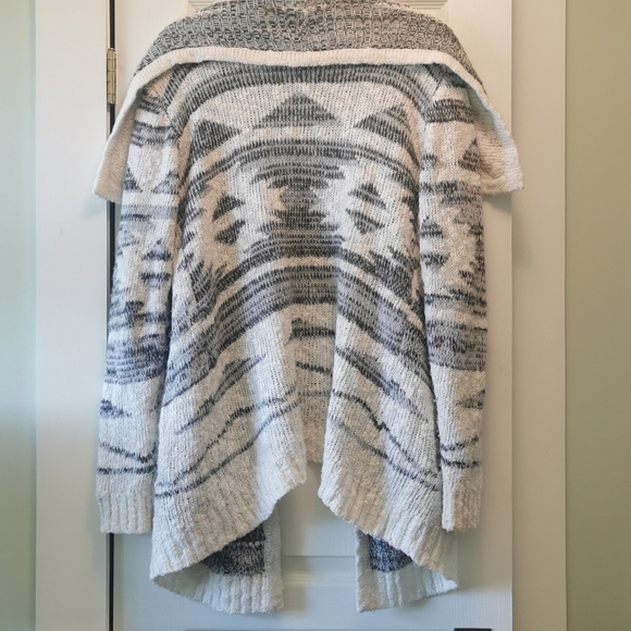 Cardigan - Picture 3 of 4